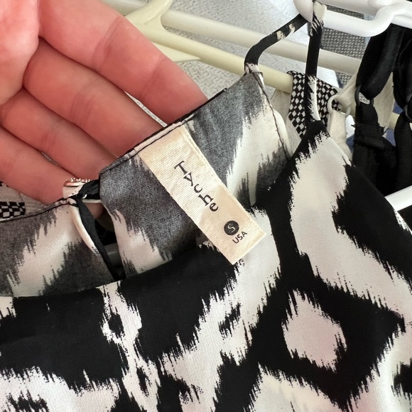 Geo pattern romper - Picture 3 of 3